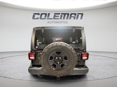 Used 2018 Jeep Wrangler Unlimited Sport image 4