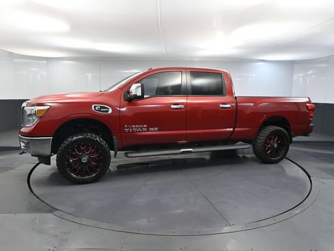 Used 2018 Nissan Titan SL w/ Texas Titan Edition AWD/4WD image 10