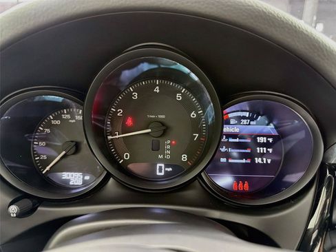 Certified 2024 Porsche Macan AWD/4WD image 19