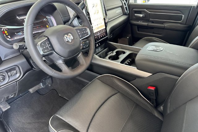 Used 2025 RAM 2500 Laramie AWD/4WD image 10