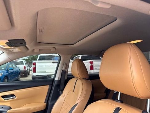 Used 2024 Nissan Sentra SV w/ SV Premium Package FWD image 8