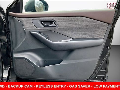 Used 2023 Nissan Rogue S image 26