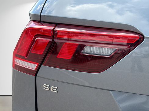 Used 2022 Volkswagen Tiguan SE image 10