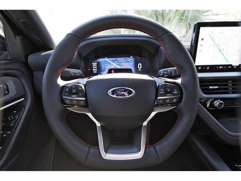 Used 2025 Ford Explorer ST-Line image 14