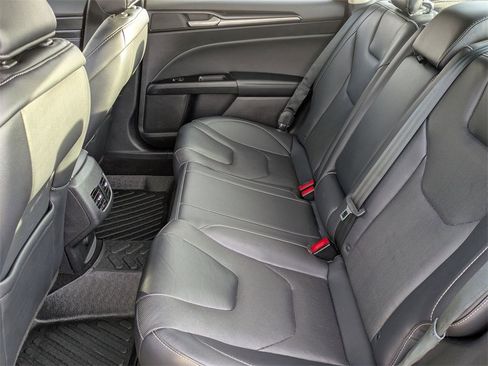 Used 2019 Ford Fusion Titanium image 13