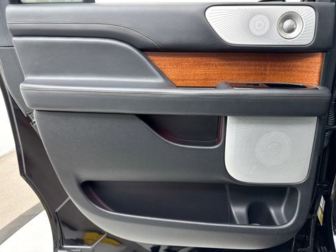 Used 2022 Lincoln Navigator L Black Label image 33