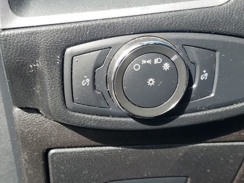 Used 2017 Ford Edge SE FWD image 19