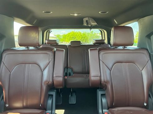 Used 2024 Ford Expedition Limited AWD/4WD image 34