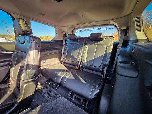 Certified 2024 Jeep Grand Cherokee L Limited image 35