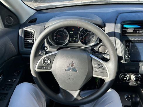 Used 2024 Mitsubishi Outlander Sport ES image 15