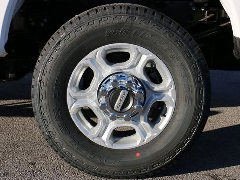 New 2026 Ford F250 XLT w/ FX4 Off-Road Package image 8