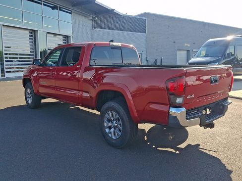 Used 2019 Toyota Tacoma SR5 AWD/4WD image 4