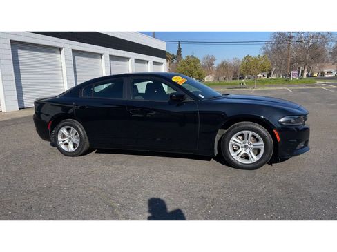 Used 2022 Dodge Charger SXT image 4