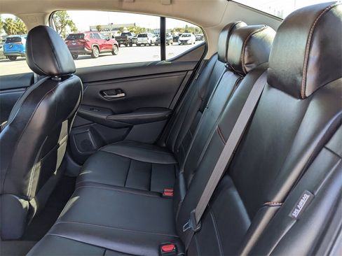 Used 2021 Nissan Sentra SR w/ SR Premium Package image 19