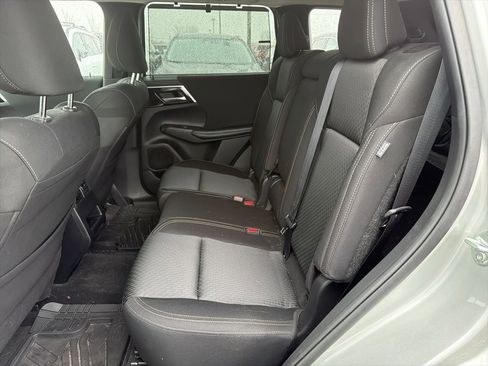 Used 2022 Mitsubishi Outlander ES image 10
