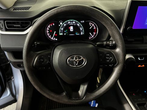 Used 2025 Toyota RAV4 LE FWD image 9