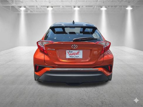 Used 2020 Toyota C-HR XLE FWD image 4