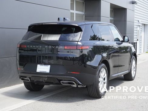 Used 2025 Land Rover Range Rover Sport SE AWD/4WD image 2