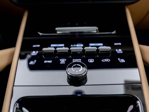 New 2026 Porsche Cayenne S image 24