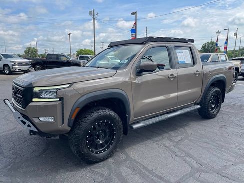 Used 2022 Nissan Frontier PRO-4X AWD/4WD image 2