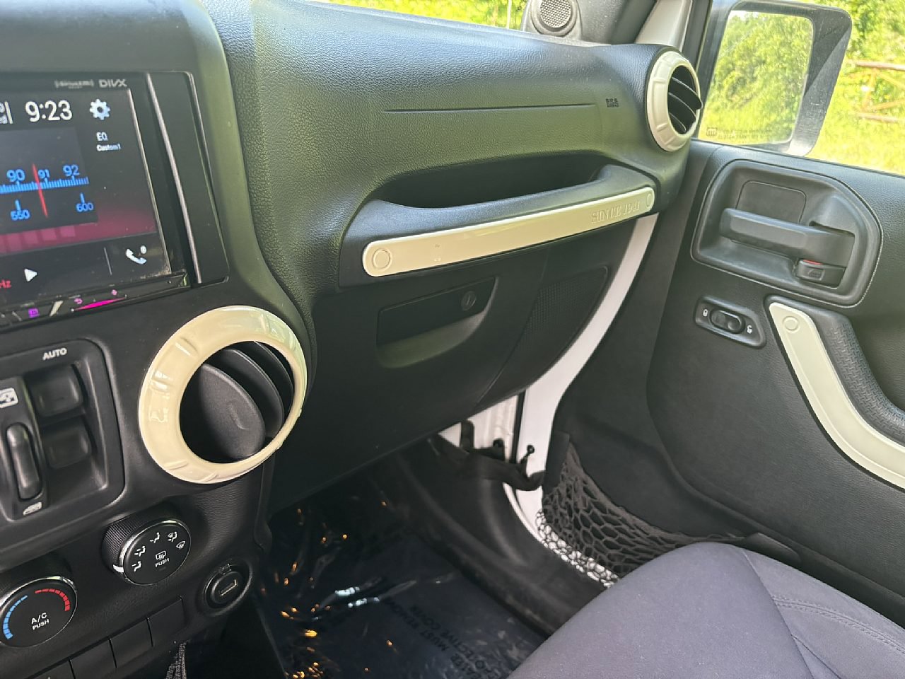 Used 2013 Jeep Wrangler Unlimited Sport AWD/4WD image 15