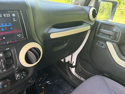 Used 2013 Jeep Wrangler Unlimited Sport AWD/4WD image 15
