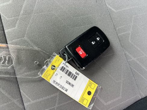 Used 2021 Toyota Tacoma TRD Sport RWD image 37