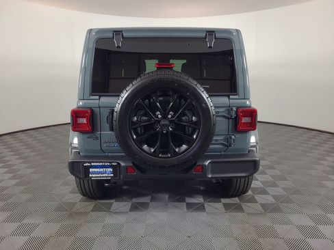 Used 2025 Jeep Wrangler Unlimited Sahara AWD/4WD image 4