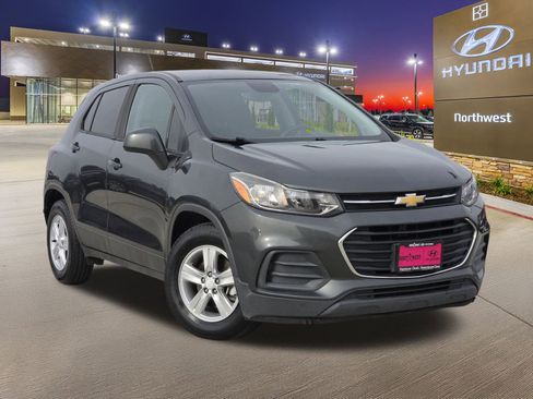 Used 2020 Chevrolet Trax LS w/ Tint and Cruise Package image 3