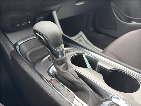 Used 2023 Chevrolet Malibu LT image 14