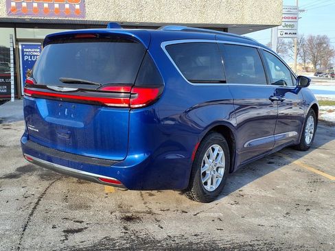 Used 2021 Chrysler Pacifica Touring-L image 28