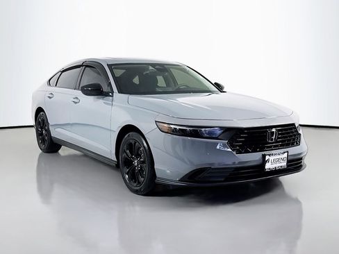 Used 2025 Honda Accord SE image 3
