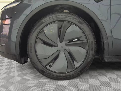 Used 2026 Tesla Model Y Long Range image 6