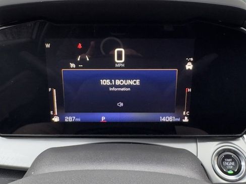 Used 2025 Chevrolet Trax LT w/ LT Convenience Package image 16