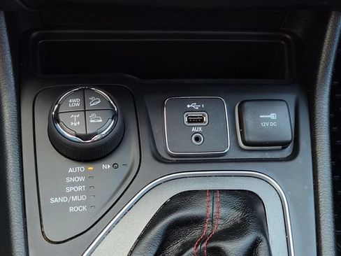Used 2021 Jeep Cherokee Trailhawk w/ Trailer Tow Group AWD/4WD image 21