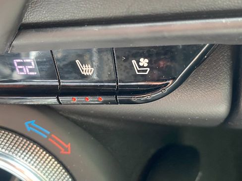 Used 2016 Chevrolet Camaro LT RWD image 32