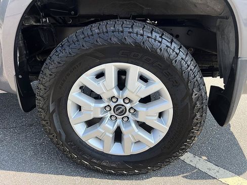 Certified 2023 Nissan Frontier SV AWD/4WD image 10