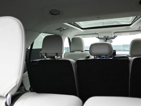 New 2026 Ford Explorer Active w/ Active Comfort Package AWD/4WD image 19