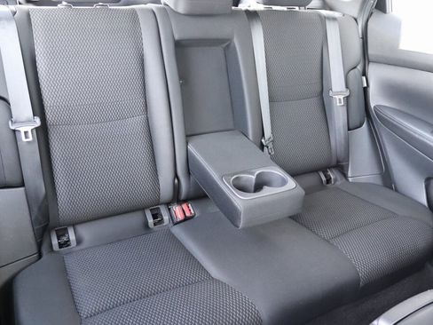 Used 2021 Nissan Rogue Sport S image 9