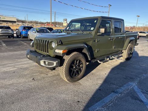 Used 2021 Jeep Gladiator Sport image 8