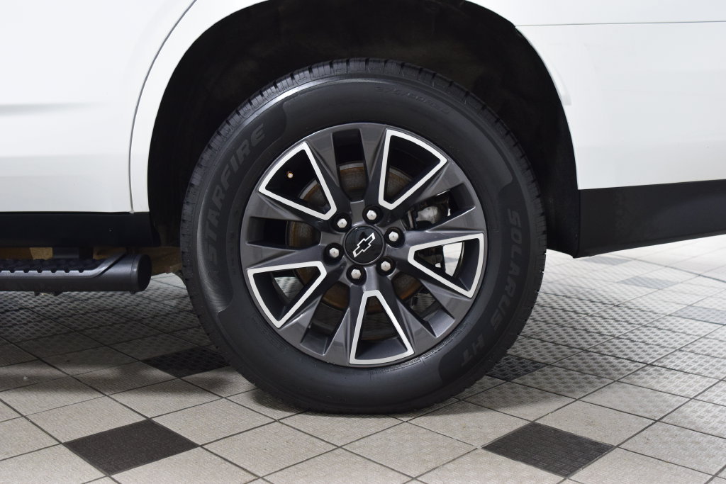 Used 2023 Chevrolet Tahoe Z71 w/ Luxury Package AWD/4WD image 28