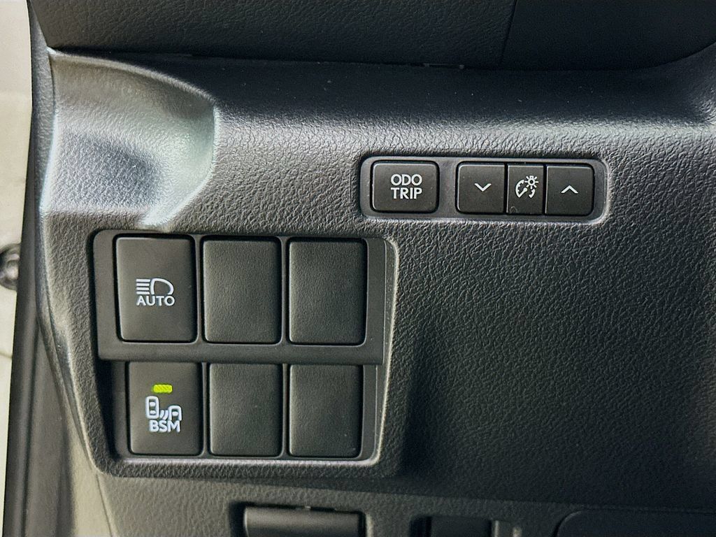 Used 2018 Lexus IS 300 w/ Accessory Package 2 RWD image 12