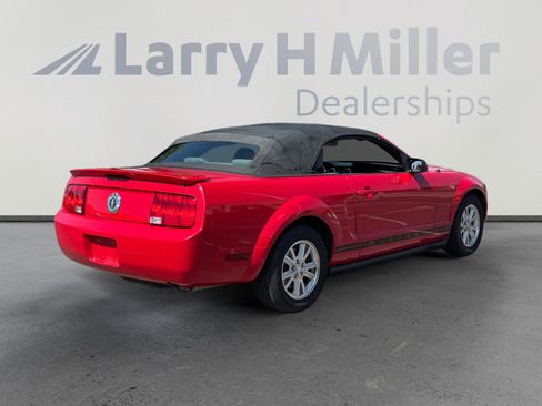 Used 2008 Ford Mustang Convertible RWD image 5