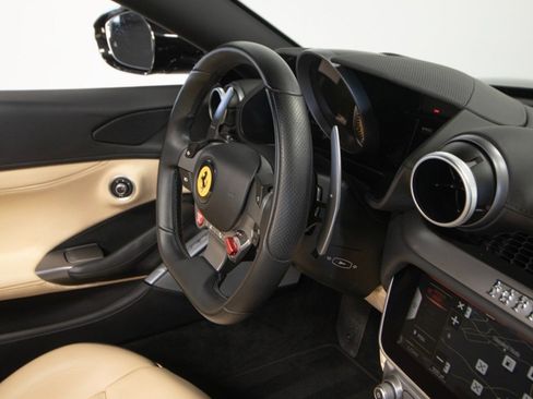 Used 2020 Ferrari Portofino image 53