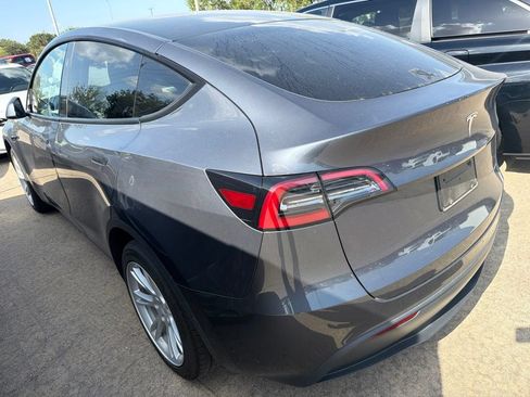 Used 2023 Tesla Model Y Long Range AWD/4WD image 4