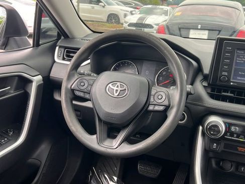 Used 2021 Toyota RAV4 XLE FWD image 18
