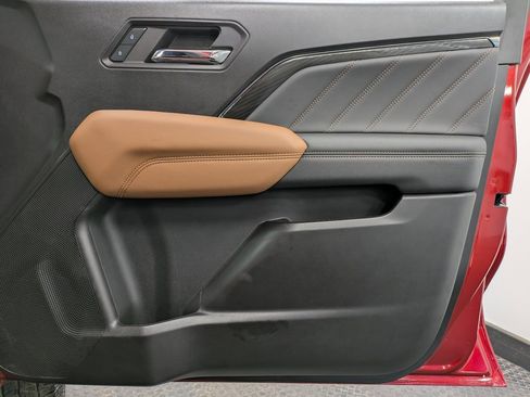 Used 2024 GMC Canyon AT4 image 27