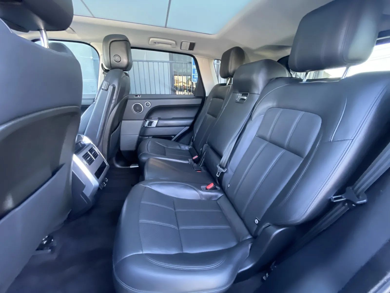 Used 2020 Land Rover Range Rover Sport HSE AWD/4WD image 15