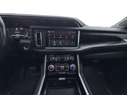 Used 2023 GMC Yukon XL Denali image 13