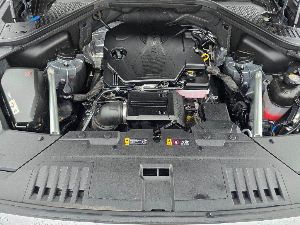 Used 2025 Genesis GV80 2.5T Standard AWD/4WD image 10